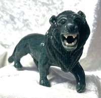 Löwe aus Edelserpentin Löwe aus Edelserpentin