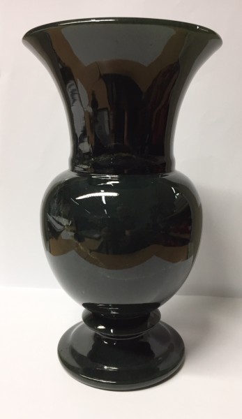 Vase aus Edelserpentin