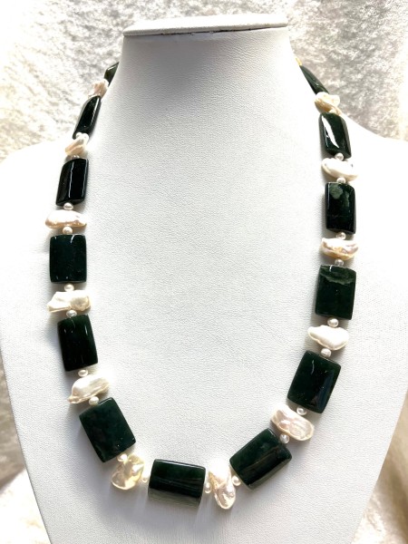 Edelserpentinkette mit Süßwasserperlen