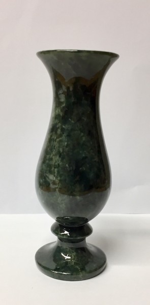 Vase aus Edelserpentin