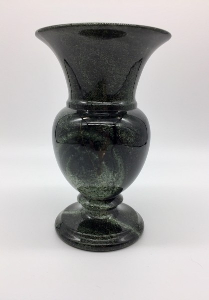 Vase aus Edelserpentin