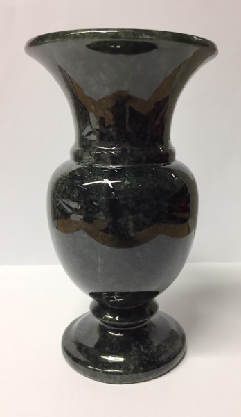 Vase aus Edelserpentin