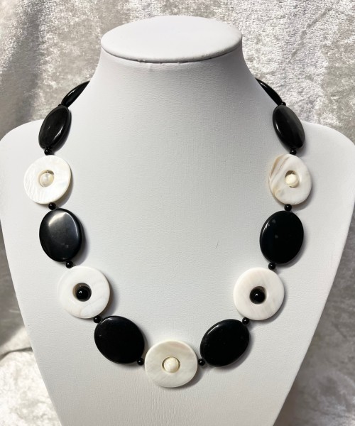 Onyxkette mit Perlmutt