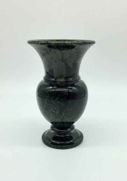 Vase aus Edelserpentin