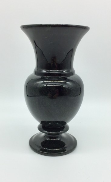 Vase aus Edelserpentin