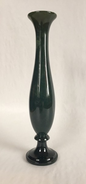 Vase aus Edelserpentin