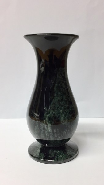 Vase aus Edelserpentin